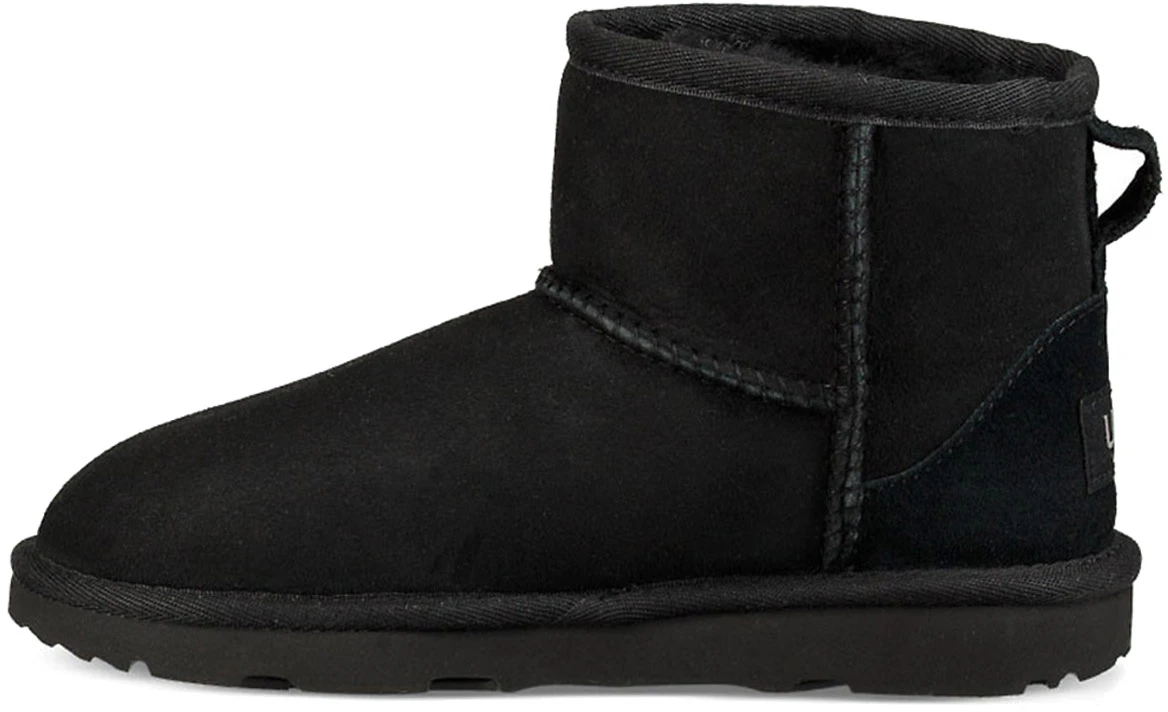 ugg-classic-mini-ii-boot-black-preschool