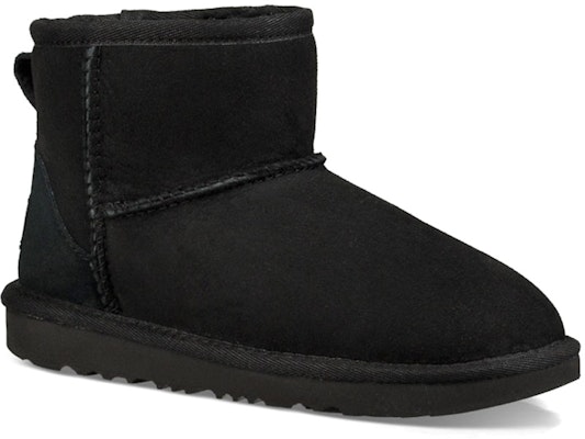 (青少年)UGG 經典迷你二代靴 黑色 1017715K-BLK Lookbook (青少年)UGG 經典迷你二代靴 黑色 1017715K-BLK