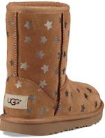 Shop UGG經典短筒II 雪地靴 兒童 栗子棕色