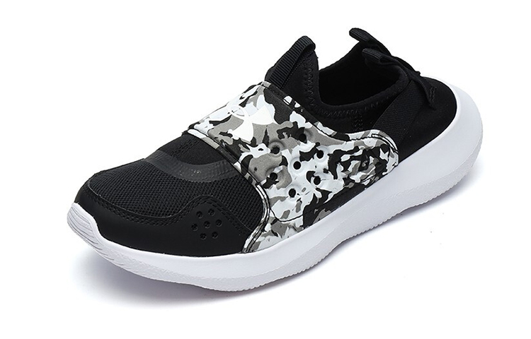 Lookbook (JR) 安德玛 Runplay '迷彩黑'款 3025190-001