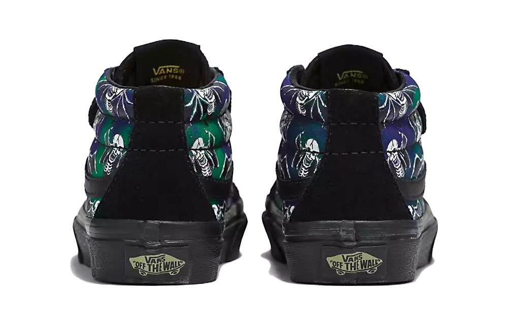 Lookbook (JR) Vans Sk8-Mid Reissue V 'Calaveras Brillan en la Oscuridad' VN0A38HHBOV