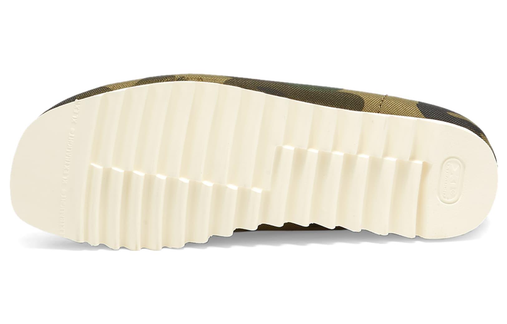 Shop BAPE x Clarks Wallabee '浅蓝迷彩' 26149862