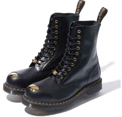 A Bathing Ape x Dr. Martens 1490 Smooth 'Hitam' 24919001 Lookbook A Bathing Ape x Dr. Martens 1490 Smooth 'Hitam' 24919001