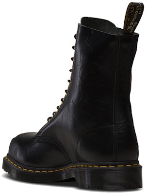 A Bathing Ape x Dr. Martens 1490 Smooth 'Hitam' 24919001 Purchase A Bathing Ape x Dr. Martens 1490 Smooth 'Hitam' 24919001