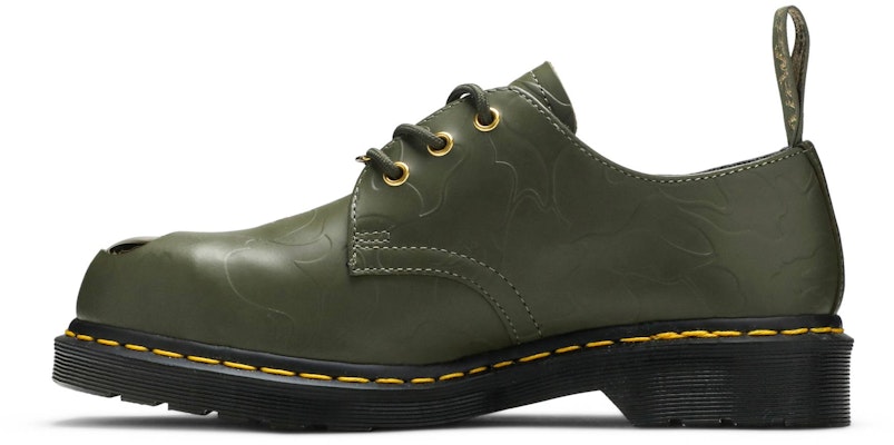 A Bathing Ape x Dr. Martens Emboss 1461 'Khaki' Lelaki Kasut Trendy 24920272 Lookbook A Bathing Ape x Dr. Martens Emboss 1461 'Khaki' Lelaki Kasut Trendy 24920272