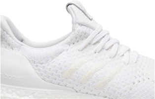 A Ma Maniere x Invincible x adidas UltraBoost 'Putih Triple' CM7880 Order A Ma Maniere x Invincible x adidas UltraBoost 'Putih Triple' CM7880