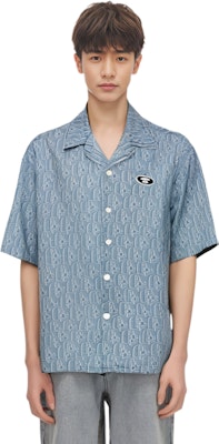 Aape 블루 데님 반팔 셔츠 - 원숭이 얼굴 자수 디자인. AAPSRM8493XXM Shop Aape 블루 데님 반팔 셔츠 - 원숭이 얼굴 자수 디자인. AAPSRM8493XXM