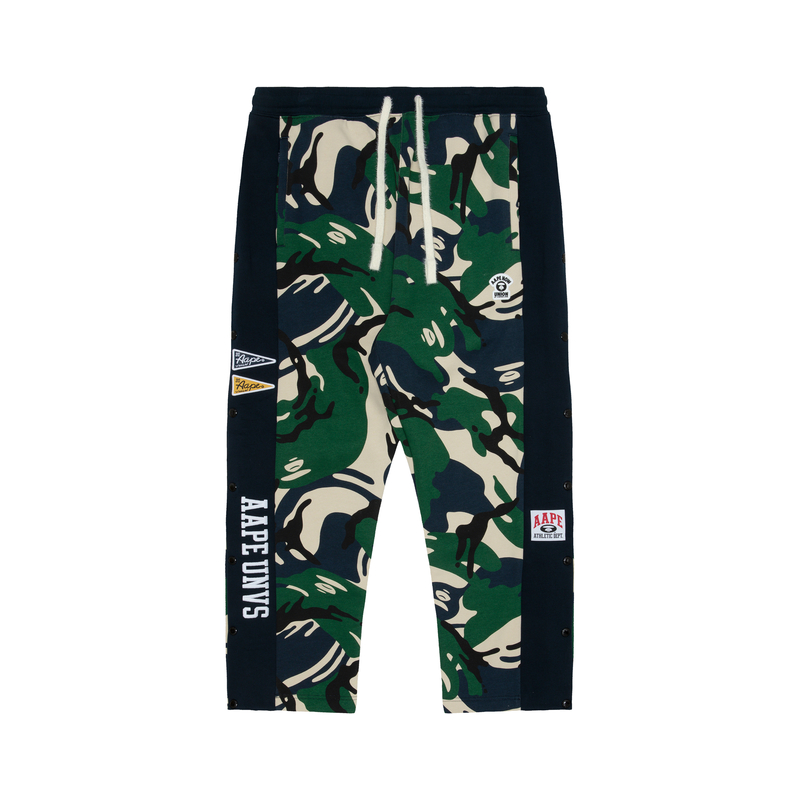 Order 아페 그린 스트라이프 카모 팬츠, 원숭이 로고 및 사이드 버튼 디자인. AAPPTMA657XBL