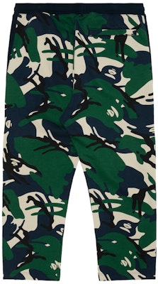 아페 그린 스트라이프 카모 팬츠, 원숭이 로고 및 사이드 버튼 디자인. AAPPTMA657XBL Lookbook 아페 그린 스트라이프 카모 팬츠, 원숭이 로고 및 사이드 버튼 디자인. AAPPTMA657XBL