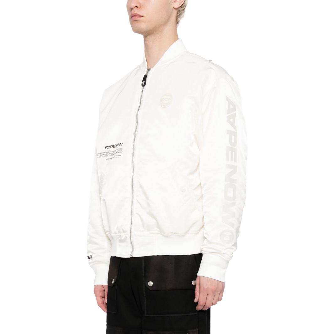 Shop AAPE 솔리드 컬러 로고 패치 야구 카라 집업 재킷. AJK7596XXL