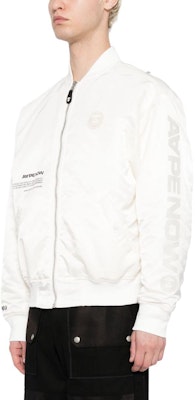 AAPE 솔리드 컬러 로고 패치 야구 카라 집업 재킷. AJK7596XXL Shop AAPE 솔리드 컬러 로고 패치 야구 카라 집업 재킷. AJK7596XXL