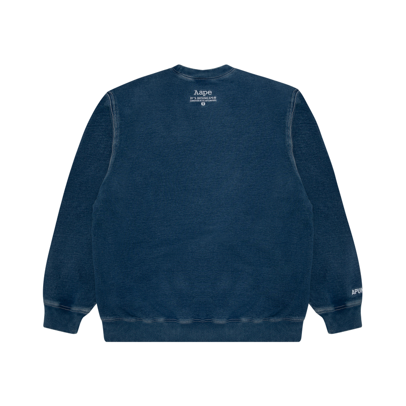 Lookbook 아페 크루넥 루즈핏 블루 스웨트셔츠 캐주얼웨어. AAPSWMA357XXL