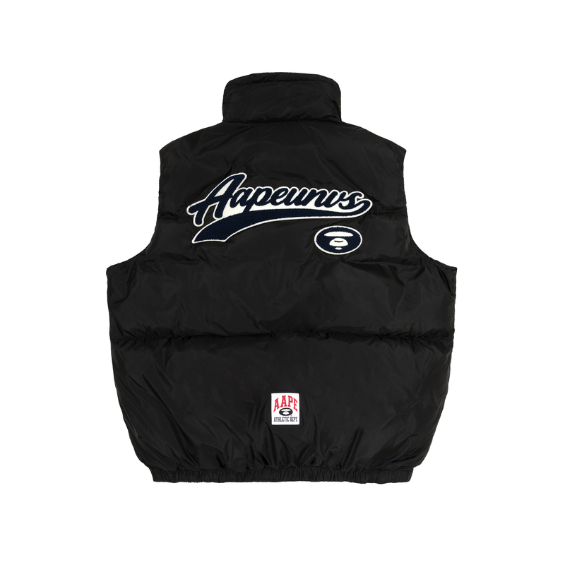 Lookbook AAPE FW23 블랙 로고 배지 슬리브리스 코튼 베스트. AAPVCM7589XXL