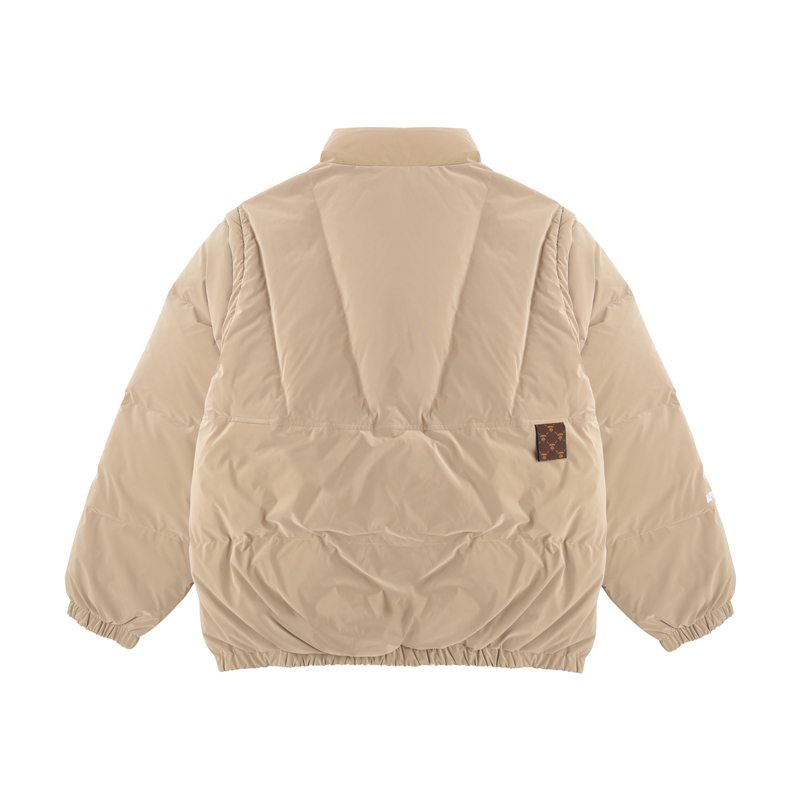 Lookbook Aape Jaket Down Detach Monokrom FW23 dengan Lencana Wajah Ape. AAPDNM7603XXL