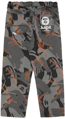 Aape FW23 에이프 페이스 패치워크 카모 루즈핏 데님 진 남성용 AAPJNMA609XXL Lookbook Aape FW23 에이프 페이스 패치워크 카모 루즈핏 데님 진 남성용 AAPJNMA609XXL