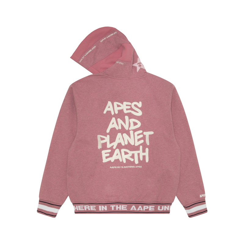 Lookbook Aape FW24 핑크 스타 에이프 페이스 후드 스웨트셔츠. AAPSWMB347XBN