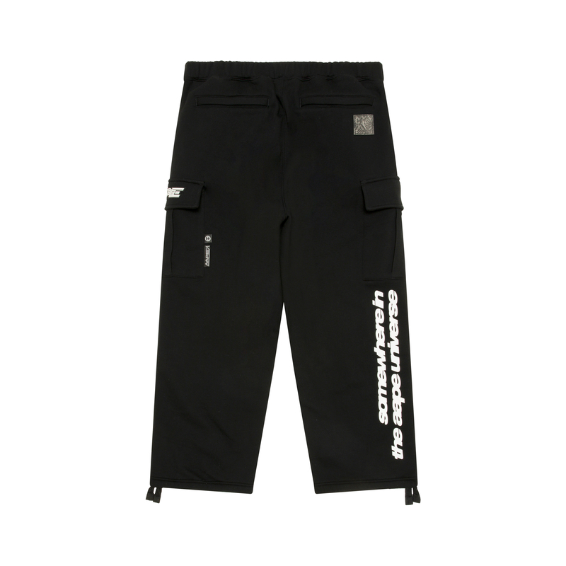 Lookbook AAPE FW24 에이프 로고 패치 플리스 조거 팬츠 블랙. AAPPTMB643XXN