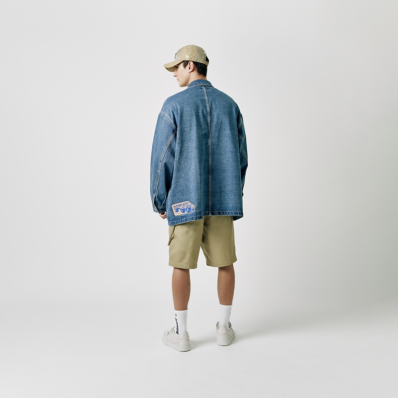 Purchase Aape SS22 Jaket Denim Biru dengan Bordir Logo dan Banyak Kantong. AAPLJM7506XXI