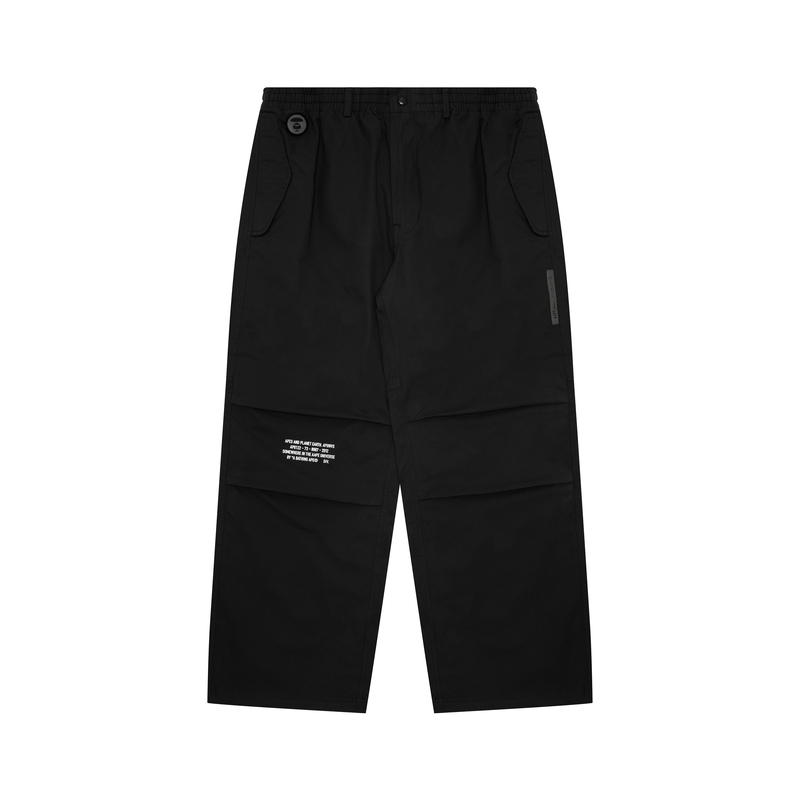 Order 아페 SS24 릴렉스 팬츠 - 로고 및 자수 디테일. AAPPTMA659XXM