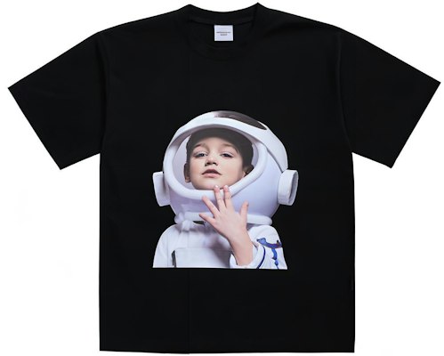 Acmé De La Vie ACME de la Vie ADLV Astronaut Boy Graphic Black Unisex T-Shirt. ADLV-21SS-SSBKBF-AST Buy Acmé De La Vie ACME de la Vie ADLV Astronaut Boy Graphic Black Unisex T-Shirt. ADLV-21SS-SSBKBF-AST