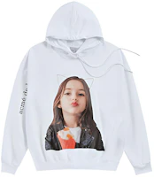 acmé de la vie ACME DE LA VIE ADLV Pouting Girl Graphic Hoodie Unisex White ADLV-18FW-HDWHBF-KIS acmé de la vie ACME DE LA VIE ADLV Pouting Girl Graphic Hoodie Unisex White ADLV-18FW-HDWHBF-KIS