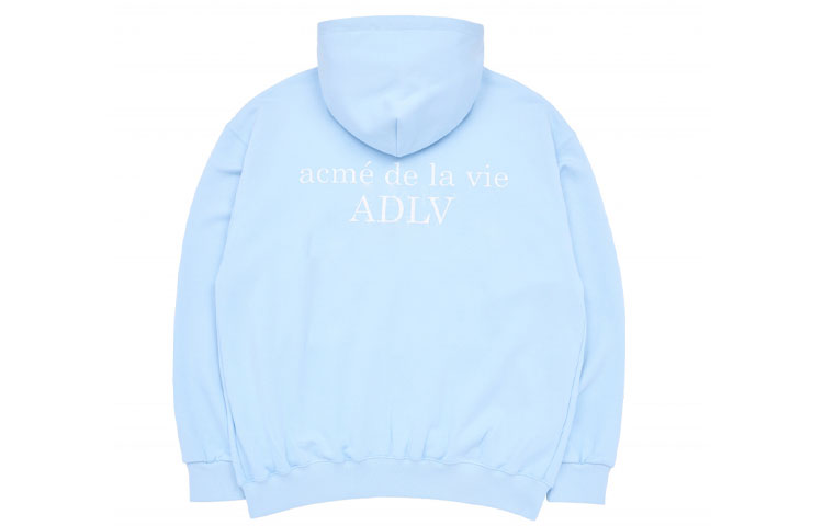 Lookbook acmé de la vie ADLV Hoodie Unisex Warna Polos dengan Resleting Depan ADLV-23SS-ZPLBSN-SBL