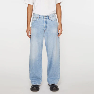 Acne Studios Baggy Low-Rise Jeans Biru Muda Washed 1981M. B00348-228 Lookbook Acne Studios Baggy Low-Rise Jeans Biru Muda Washed 1981M. B00348-228