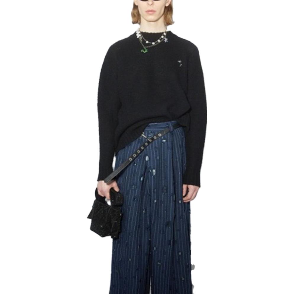 Lookbook Acne Studios Baju Sweater Hitam Crewneck dengan Sulaman Logo. B60298-900