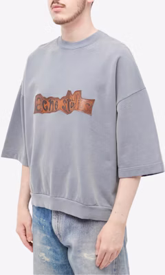 Acne Studios Kaos Crewneck Lengan 3/4 dengan Letter Print. CI0139-822 Shop Acne Studios Kaos Crewneck Lengan 3/4 dengan Letter Print. CI0139-822