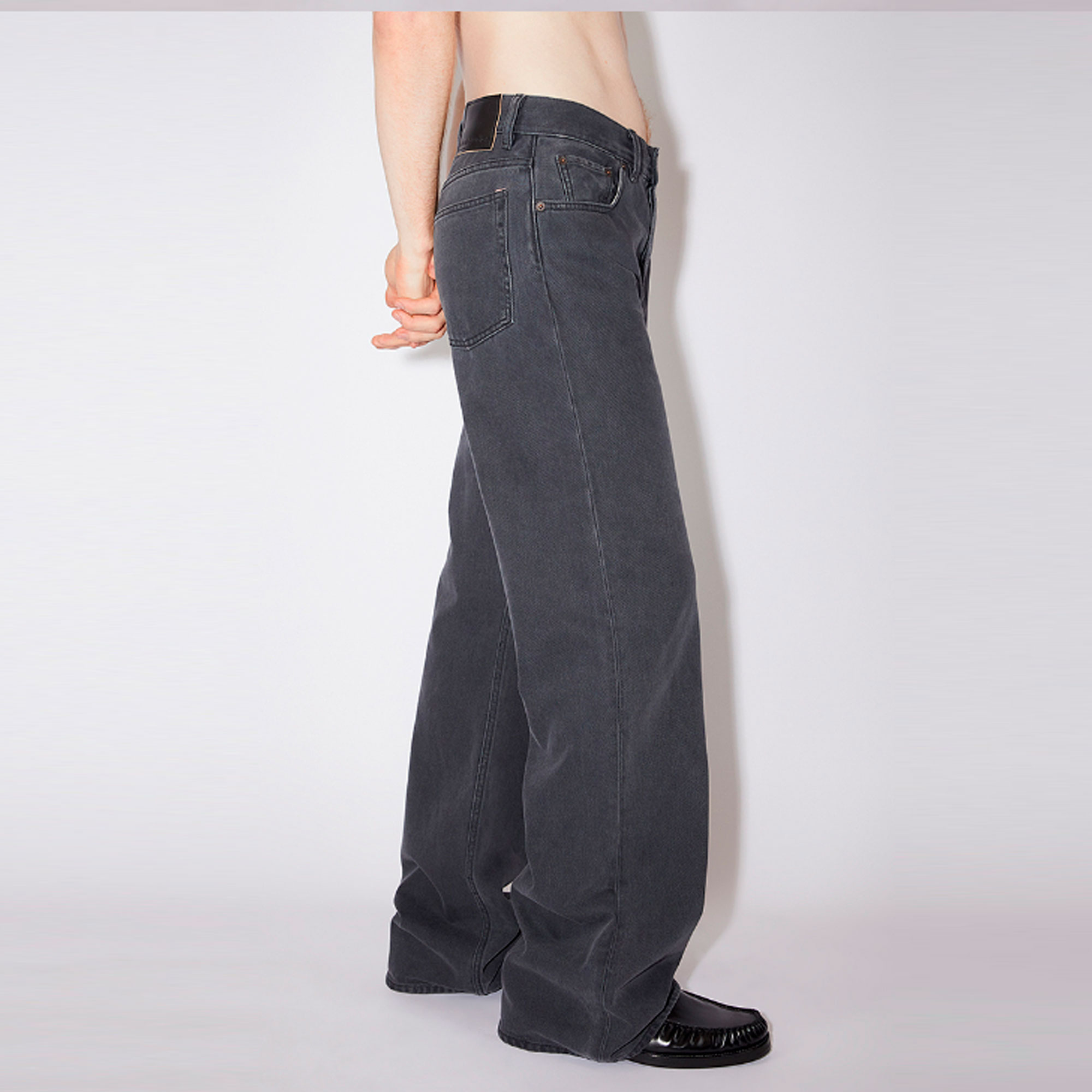 Acne Studios  Mid-Rise Loose Fit Straight Denim Jeans in Dark Grey. B00300-AA3 圖 5