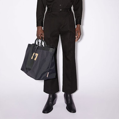 Acne Studios 纯黑色宽松剪裁微喇九分裤 BK0462-900 Shop Acne Studios 纯黑色宽松剪裁微喇九分裤 BK0462-900