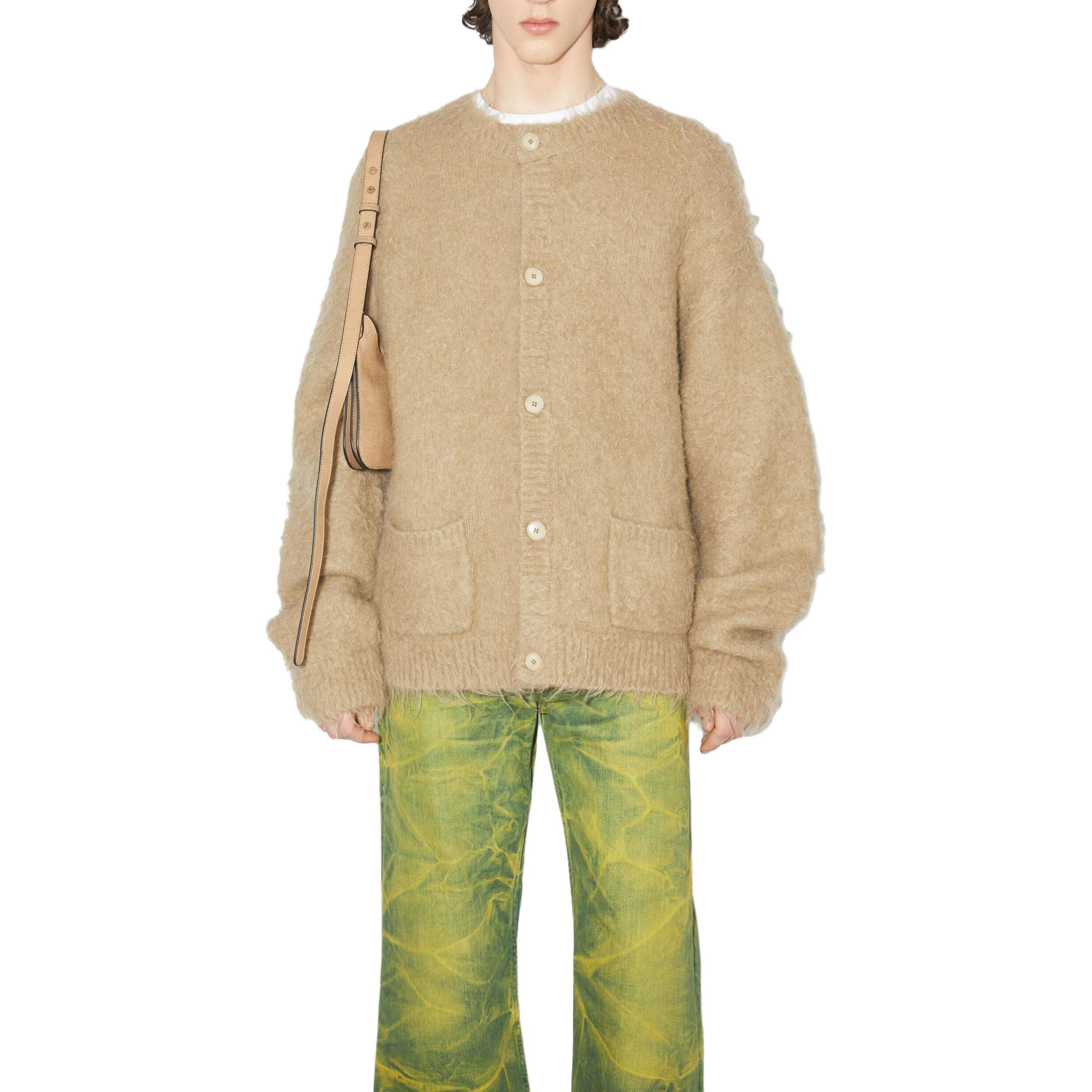 Lookbook Acne Studios Kardigan Bercetak Butang-Solid Khaki. B60288-CQL