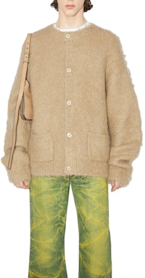 아크네 스튜디오 솔리드 버튼업 니트 가디건 카키. B60288-CQL Lookbook 아크네 스튜디오 솔리드 버튼업 니트 가디건 카키. B60288-CQL