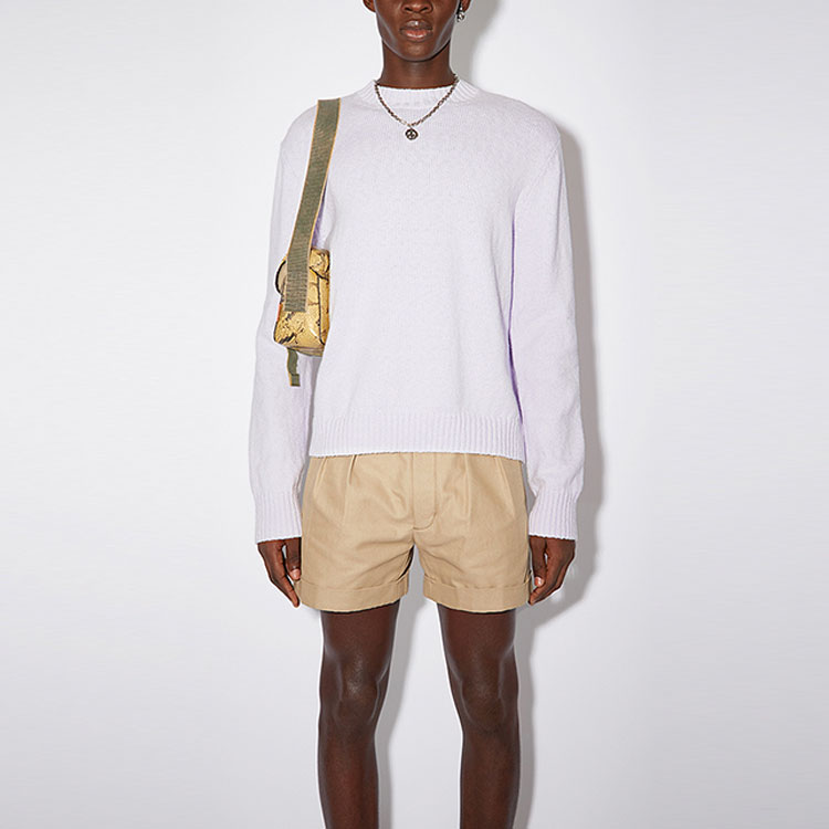 Lookbook Acne Studios SS22 Suéter Lila Claro de Manga Larga y Cuello Redondo. B60178-ADH