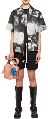 Acne Studios Face Cotton Drawstring Relaxed Shorts Unisex Black CE0061-900 Lookbook Acne Studios Face Cotton Drawstring Relaxed Shorts Unisex Black CE0061-900