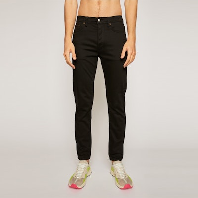 アックネ スタジオ FW21 クリーンフィット ブラック スリムテーパード デニムジーンズ リバー B00175-AJB Lookbook アックネ スタジオ FW21 クリーンフィット ブラック スリムテーパード デニムジーンズ リバー B00175-AJB
