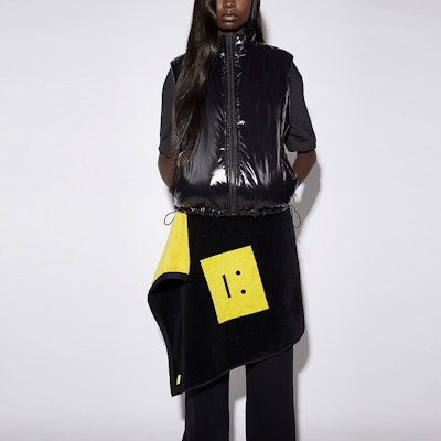 Acne Studios 2021秋冬光面黑色拉链夹棉马甲 男女同款 C90070-900 Purchase Acne Studios 2021秋冬光面黑色拉链夹棉马甲 男女同款 C90070-900