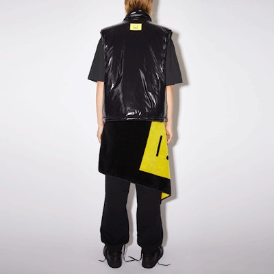 Acne Studios 2021秋冬光面黑色拉链夹棉马甲 男女同款 C90070-900 Sizing Acne Studios 2021秋冬光面黑色拉链夹棉马甲 男女同款 C90070-900