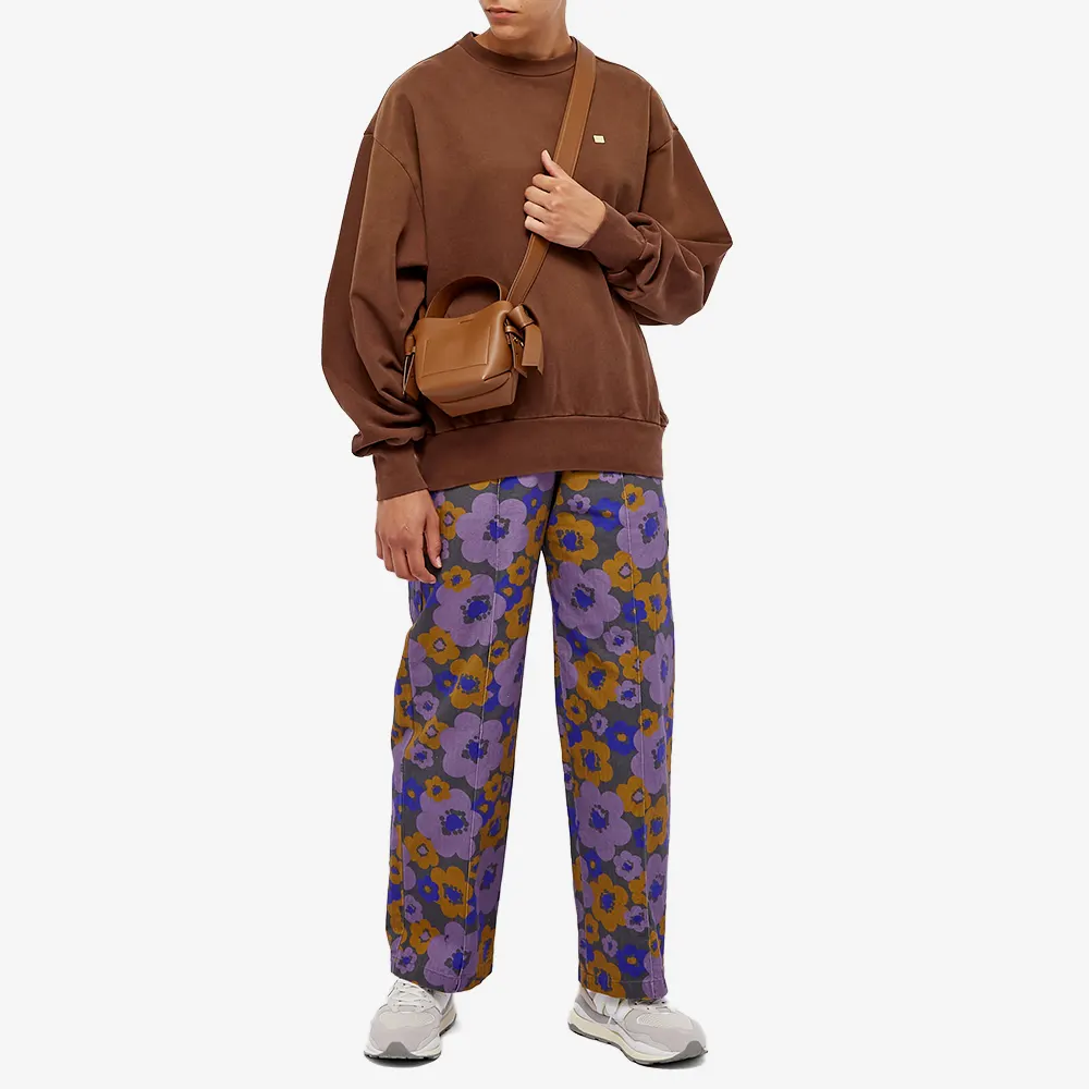 Lookbook Sudadera Acne Studios FW22 Cuello Redondo Manga Larga Marrón Café. CI0112-ADP