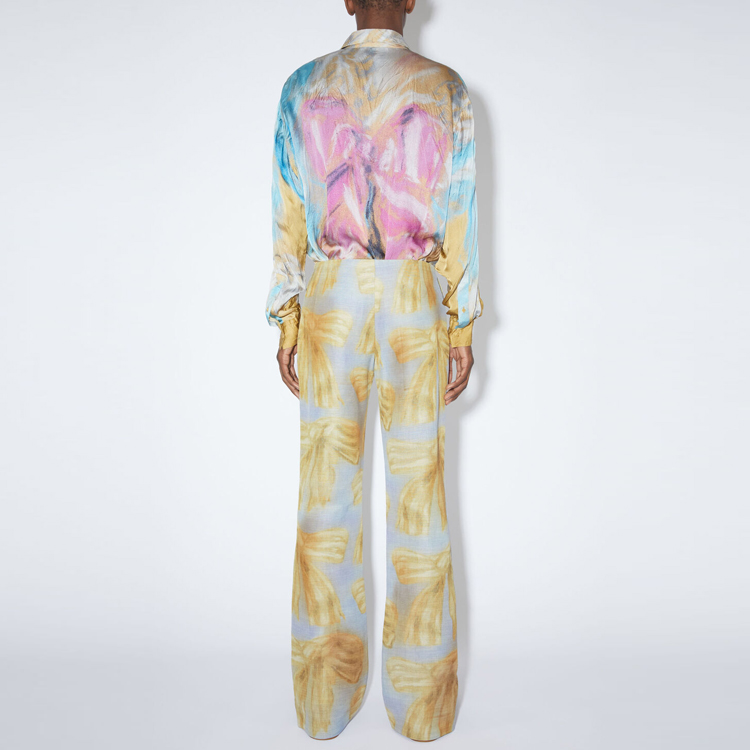 Lookbook Pantalones Casuales Beige Hombre Acne Studios FW22 Estampado Mariposa Rectos. BK0522-CUX