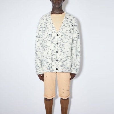 Acne Studios FW22 雜點馬海毛單排扣開襟衫 灰白色. B60256-AEG Lookbook Acne Studios FW22 雜點馬海毛單排扣開襟衫 灰白色. B60256-AEG