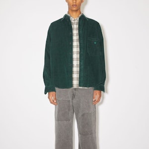 Acne Studios FW23 Kemeja Corduroy Oversized Face Unisex Hijau Tua. C90164-DJJ Lookbook Acne Studios FW23 Kemeja Corduroy Oversized Face Unisex Hijau Tua. C90164-DJJ
