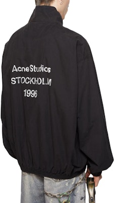 Chaqueta Unisex Acne Studios FW24 1996 Negra Lavada con Logo y Corte Relajado. B90791-900 Details for Chaqueta Unisex Acne Studios FW24 1996 Negra Lavada con Logo y Corte Relajado. B90791-900