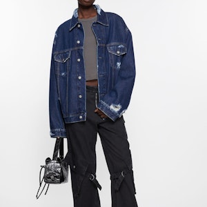 아크네 스튜디오 FW24 디스트레스트 오버사이즈 데님 재킷 유니섹스 블루. C90180-AUZ Purchase 아크네 스튜디오 FW24 디스트레스트 오버사이즈 데님 재킷 유니섹스 블루. C90180-AUZ