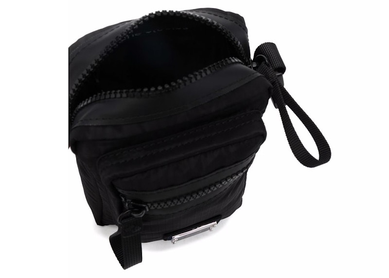 Lookbook Tas Kantong Logo Plaque Acne Studios Hitam