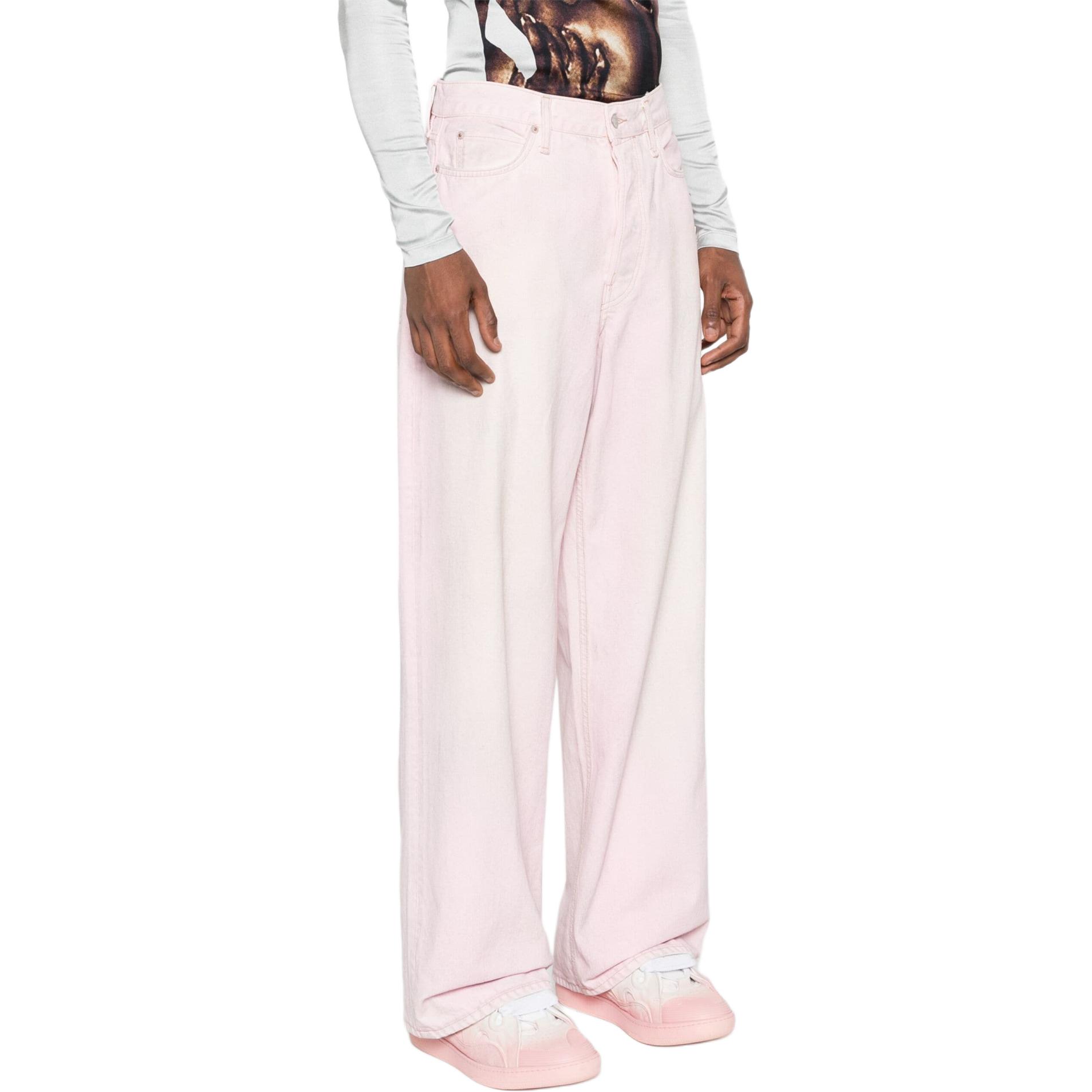 Shop Acne Studios 男士低腰宽松版棉质牛仔裤 浅粉色。 B00337-418