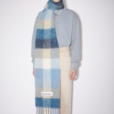 Acne Studios Selendang Bulu Alpaka Rumbai Pelbagai Warna Uniseks Biru. CA0084-cus Purchase Acne Studios Selendang Bulu Alpaka Rumbai Pelbagai Warna Uniseks Biru. CA0084-cus