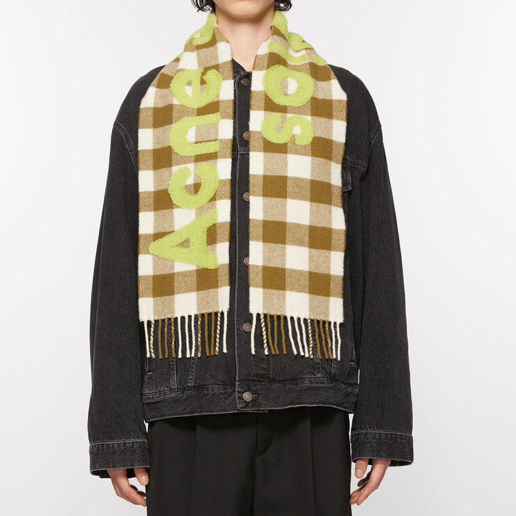 Lookbook Acne Studios 格紋標誌羊毛尼龍圍巾 卡其綠 男女款。 CA0345DE4