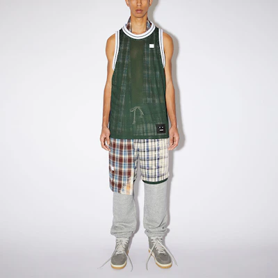 아크네 스튜디오 SS21 페이스 자수 민소매 메쉬 농구 저지 그린 유니섹스 CL0114-AAZ101 Lookbook 아크네 스튜디오 SS21 페이스 자수 민소매 메쉬 농구 저지 그린 유니섹스 CL0114-AAZ101