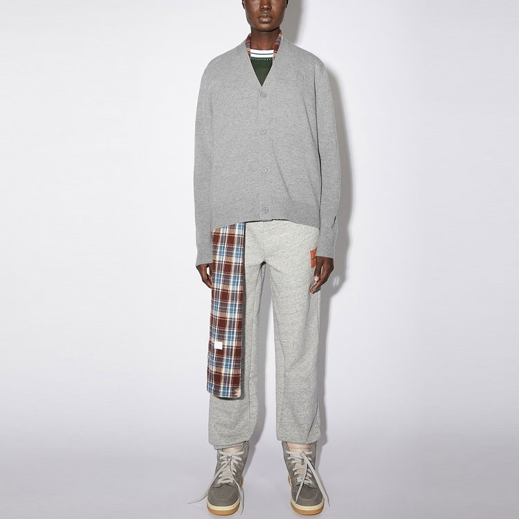 Lookbook Acne Studios SS21 Unisex Grey Wool V-Neck Face Long Sleeve Sweater. C60038-990